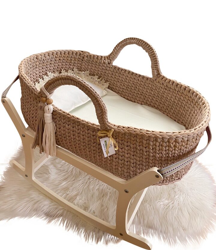 moses basket with stand